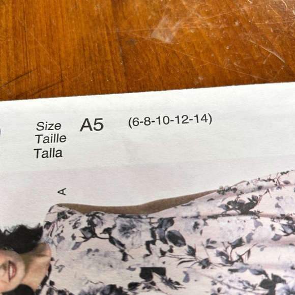 McCalls M7349- raglan sleeve flare dresses- 6 to 14 uncut - Picture 6 of 9